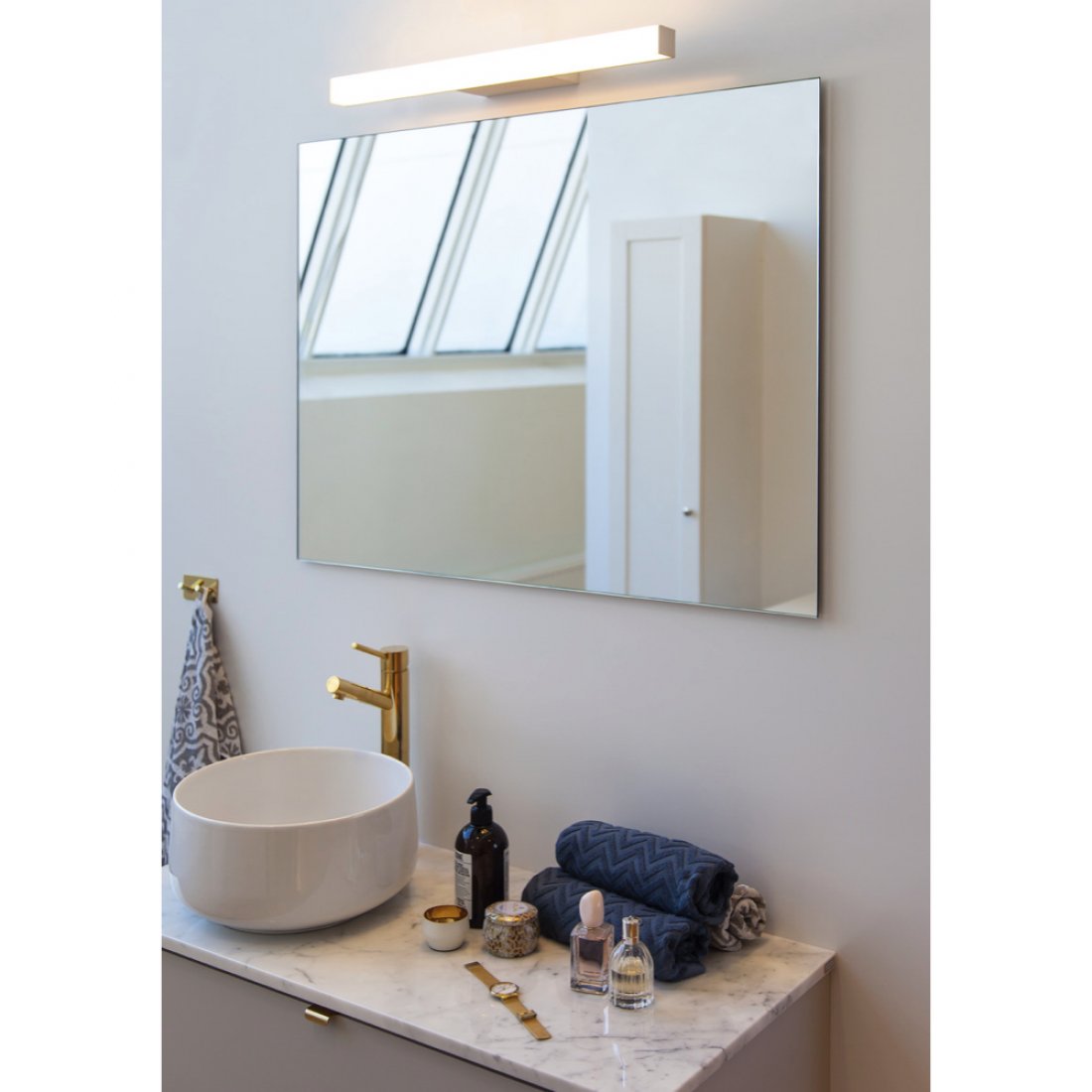 Dimbar Spegelbelysning för badrum 60cm 12,5W LED | SPOTiLED.SE