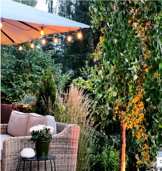 Cosy partyslinga 5m - med lysande lampor upphängd