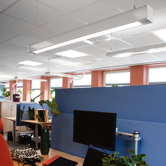 Kontorsarmatur Exzite LED 44W miljöbild 2