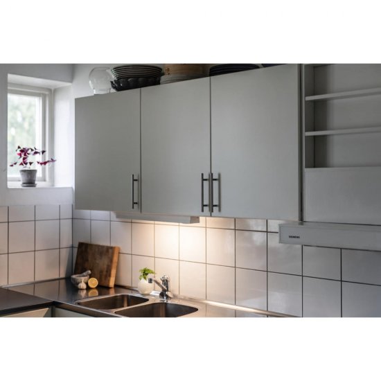 Underskåpsarmatur Kitchen Line miljöbild 2