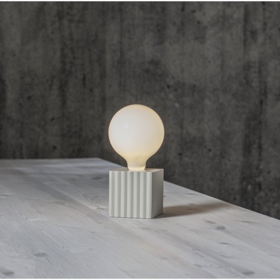 Lampfot BOX i trä med E27 sockel - flera färger