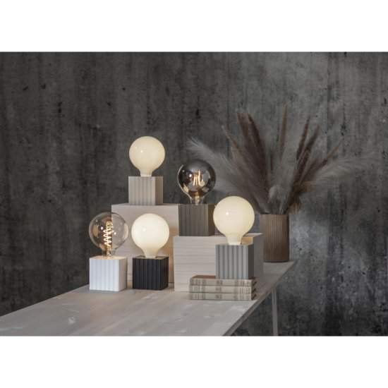 Lampfot BOX i trä med E27 sockel - flera färger