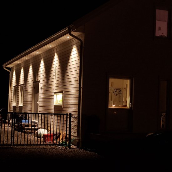 LED spotlight PFC-68MW 7W 3000K frilagd mljöbild