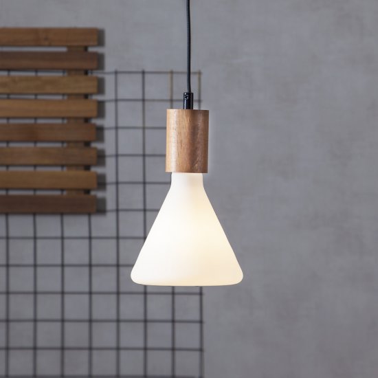LED-lampa E27 13,8cm Opaque double coating Funkis 363-61 miljö