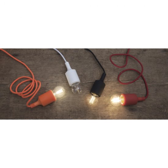 4,2W LED filament lampa med E27 sockel 420lm - miljöbild