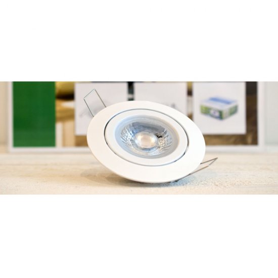 LED system 10W LED spotlight Ra80 IP44 vit supertunn endast 27mm djup