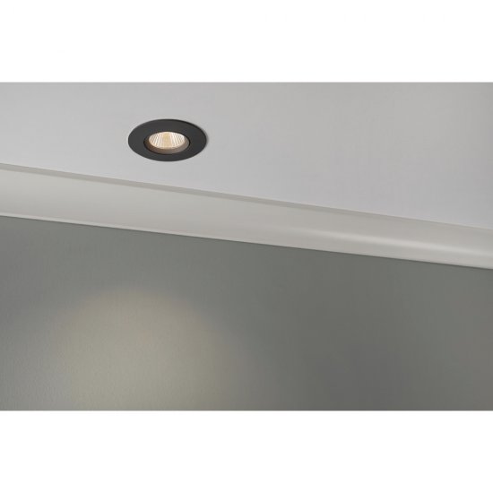 Optic G2 Quick ISO Svart 6W inzoomad i ett tak