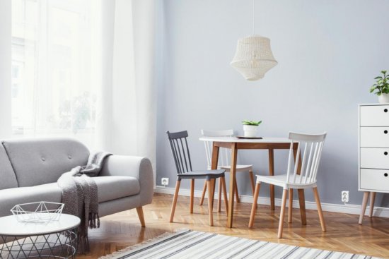 Vägguttag utanpåliggande