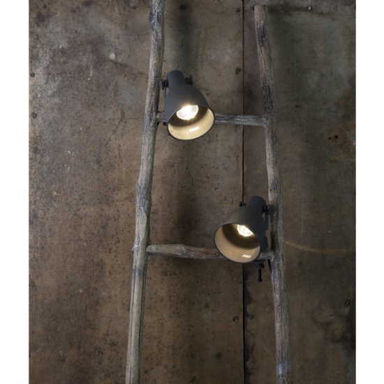 1,5W R39 LED lampa med silverfärgad bas. Miljöbild i vägglampor