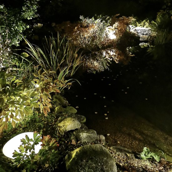 Stone XL trädgårdsdekoration med LED belysning - Miljöbild 4